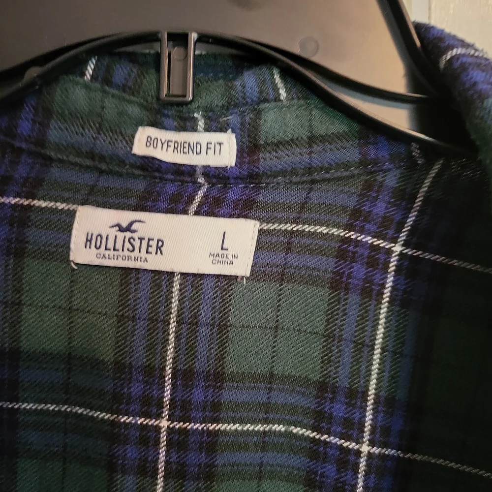 Hollister womenβs size L flannel Boyfriend Fit - Picture 2 of 8